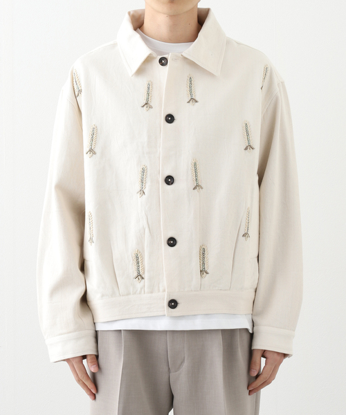 EDIFICE（エディフィス）の「KARTIK RESEARCH (カルティック リサーチ) HAND EMBROIDERED PLEATED JKT（その他アウター・メンズ・アイボリー・X-LARGE/LARGE）」の5枚目の写真