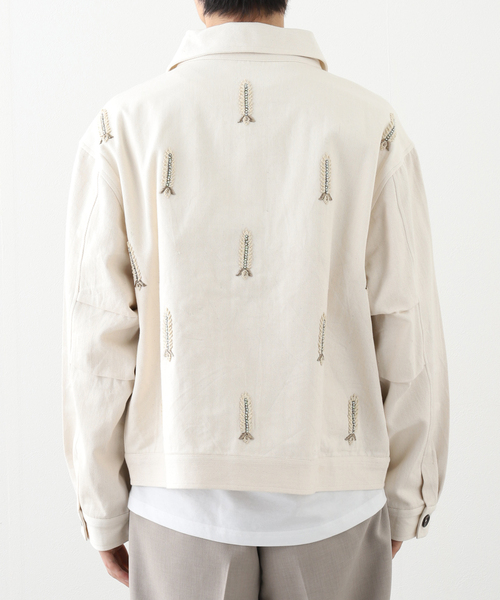 EDIFICE（エディフィス）の「KARTIK RESEARCH (カルティック リサーチ) HAND EMBROIDERED PLEATED JKT（その他アウター・メンズ・アイボリー・X-LARGE/LARGE）」の7枚目の写真