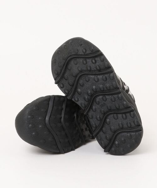 MAD FOOT（マッドフット）の「MADFOOT! マッドフット キッズ ダイヤルサンダル【幅広3E】脱ぎ履き簡単 スニーカーサンダル つま先ガード 子供靴 251008（サンダル・キッズ・ブラック系その他/ブラック×ブルー/ブラック×レッド・22.0cm/21.0cm/20.0cm/19.0cm/23.0cm）」の5枚目の写真