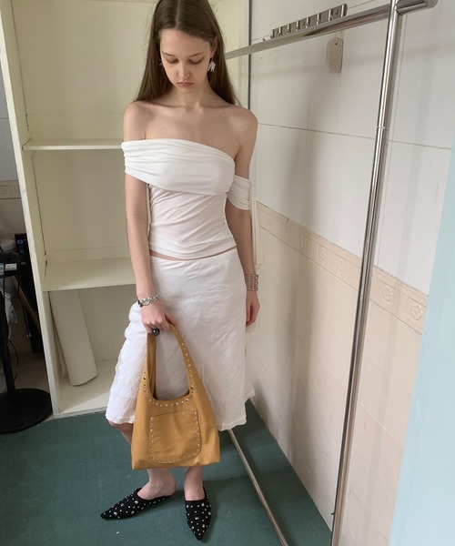 LONSLAN（ロンスラン）の「【LONSLAN】アシンメトリーオフショルダートップス LONW25s031（Tシャツ/カットソー・レディース・ブラック/ホワイト・M）」の15枚目の写真