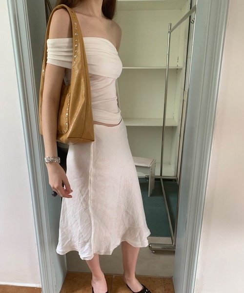 LONSLAN（ロンスラン）の「【LONSLAN】アシンメトリーオフショルダートップス LONW25s031（Tシャツ/カットソー・レディース・ブラック/ホワイト・M）」の17枚目の写真