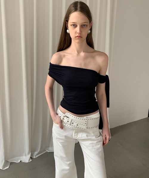 LONSLAN（ロンスラン）の「【LONSLAN】アシンメトリーオフショルダートップス LONW25s031（Tシャツ/カットソー・レディース・ブラック/ホワイト・M）」の19枚目の写真