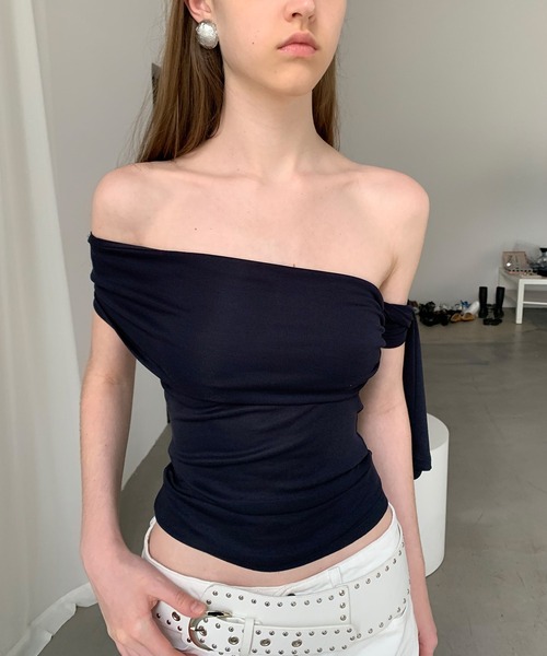 LONSLAN（ロンスラン）の「【LONSLAN】アシンメトリーオフショルダートップス LONW25s031（Tシャツ/カットソー・レディース・ブラック/ホワイト・M）」の21枚目の写真