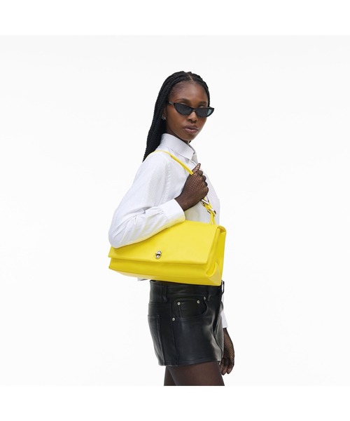 MARC JACOBS（マークジェイコブス）の「THE LARGE DUAL SHOULDER/ザ レザー デュアル ショルダー ラージ（ショルダーバッグ・レディース・ブラック/イエロー・ONE SIZE）」の12枚目の写真