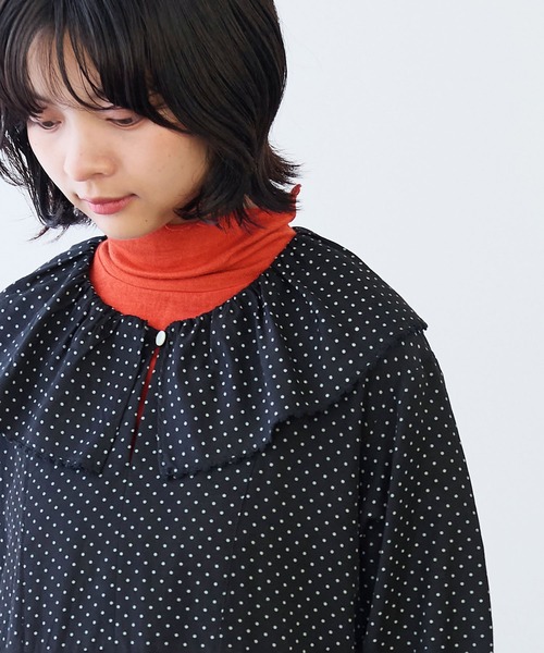 bulle de savon（ビュルデサボン）の「△キュプラ ルナファー ドットプリント ケープ衿ワンピース（ワンピース・レディース・ドット・FREE）」の5枚目の写真