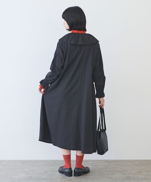 bulle de savon（ビュルデサボン）の「△キュプラ ルナファー ドットプリント ケープ衿ワンピース（ワンピース・レディース・ドット・FREE）」の4枚目の写真