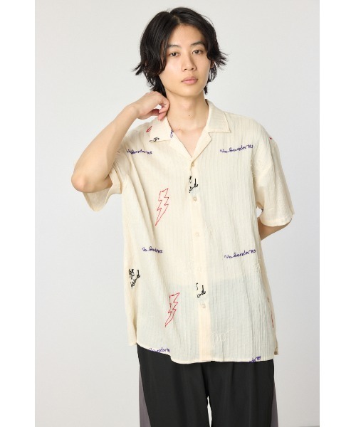 RODEO CROWNS WIDE BOWL(ロデオクラウンズワイドボウル)の「エンブロイダリーレタードシャツ(シャツ/ブラウス・メンズ・ブラック/アイボリー/マスタード・MEDIUM/LARGE)」の1枚目の写真