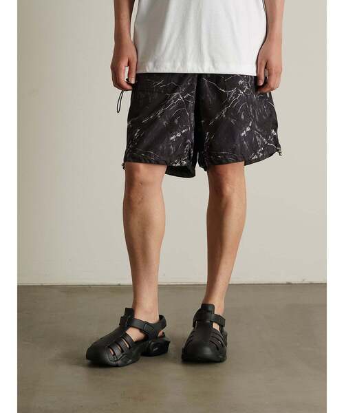 TAION(タイオン)の「【TAION】 REVERSIBLE WIDE SHORTSノンダウン ミリタリー リバーシブル ワイドショーツ ワイドショートパンツ(その他パンツ・メンズ・ホワイト系1/ブラック/グリーン系1/ブラック系1・3/2)」の3枚目の写真