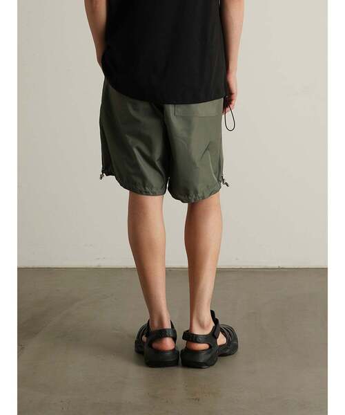 TAION(タイオン)の「【TAION】 REVERSIBLE WIDE SHORTSノンダウン ミリタリー リバーシブル ワイドショーツ ワイドショートパンツ(その他パンツ・メンズ・ホワイト系1/ブラック/グリーン系1/ブラック系1・3/2)」の5枚目の写真