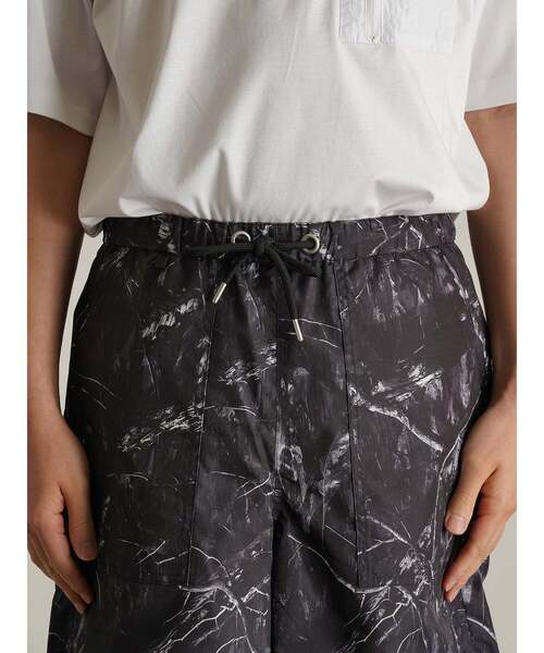 TAION(タイオン)の「【TAION】 REVERSIBLE WIDE SHORTSノンダウン ミリタリー リバーシブル ワイドショーツ ワイドショートパンツ(その他パンツ・メンズ・ホワイト系1/ブラック/グリーン系1/ブラック系1・3/2)」の6枚目の写真