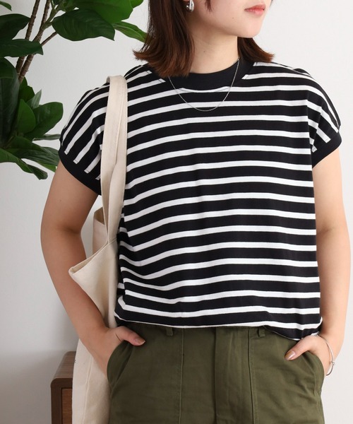 mitis(ミティス)の「mitis プチハイネック フレンチスリーブトップス(Tシャツ/カットソー・レディース・ブルー/オフホワイト/ブラック×ホワイト/モカ/ライトカーキ/ホワイト×ネイビー・M)」の4枚目の写真