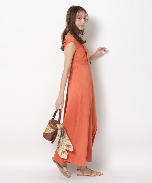 JUSGLITTY(ジャスグリッティー)の「ピンタックナローワンピース(ワンピース・レディース・ピンクベージュ/グリーン系その他2/オレンジ・0/1/2)」の7枚目の写真