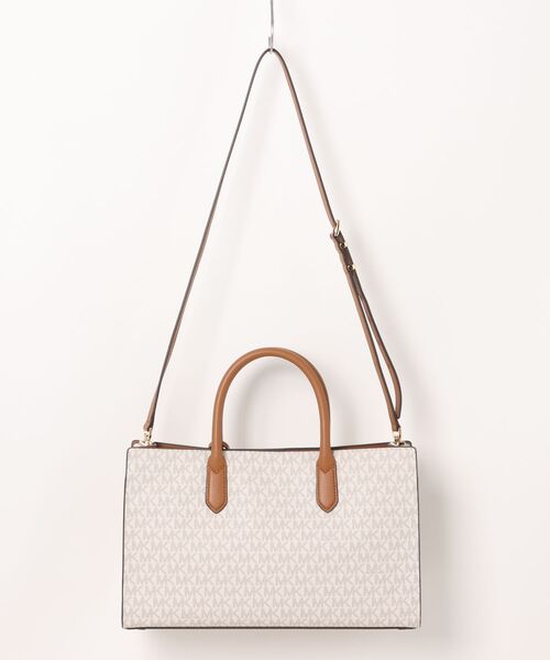 MICHAEL KORS(マイケルコース)の「SCARLETT サッチェル ミディアム - MKシグネチャー(ハンドバッグ・レディース・ホワイト系その他・FREE)」の6枚目の写真