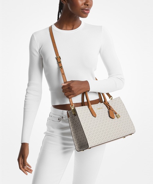 MICHAEL KORS(マイケルコース)の「SCARLETT サッチェル ミディアム - MKシグネチャー(ハンドバッグ・レディース・ホワイト系その他・FREE)」の2枚目の写真