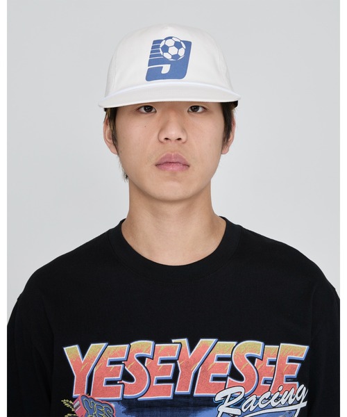 YESEYESEE(イエスアイシー)の「Soccer Team Trucker(キャップ・メンズ・バイオレット/ブラック/ホワイト・FREE)」の6枚目の写真