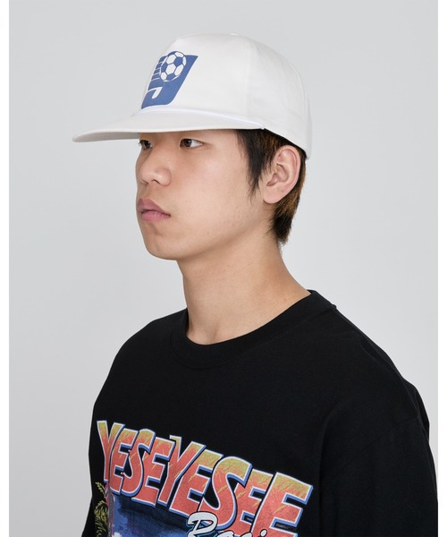 YESEYESEE(イエスアイシー)の「Soccer Team Trucker(キャップ・メンズ・バイオレット/ブラック/ホワイト・FREE)」の7枚目の写真