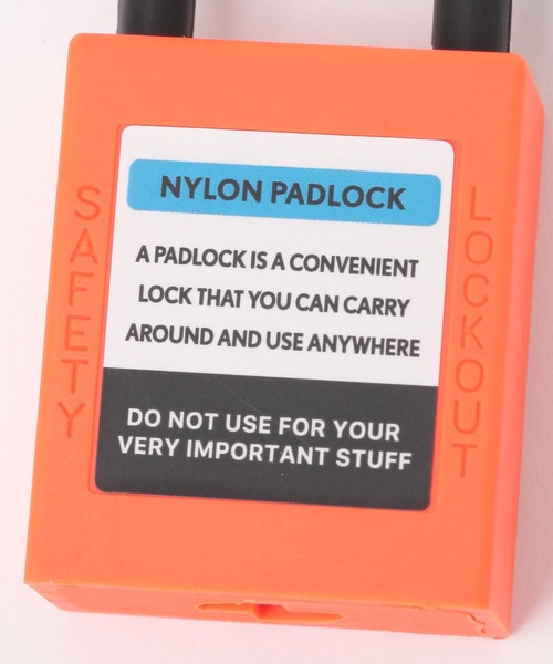niko and...（ニコアンド）の「【OLD SMITH(オールドスミス)】ナイロンPADLOCK（南京錠）（トラベルグッズ・レディース・グレー/オレンジ・0）」の13枚目の写真