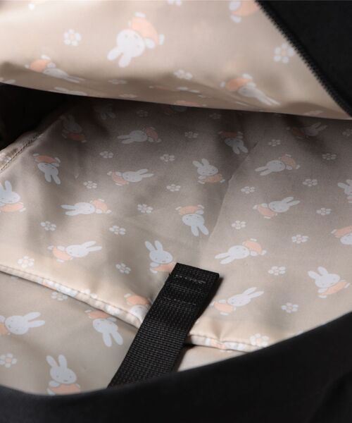 MEI OCEAN(メイオーシャン)の「MEI OCEAN バックパック ミッフィーコラボ 28L(ST)(バックパック/リュック・メンズ・ブラック・FREE)」の4枚目の写真