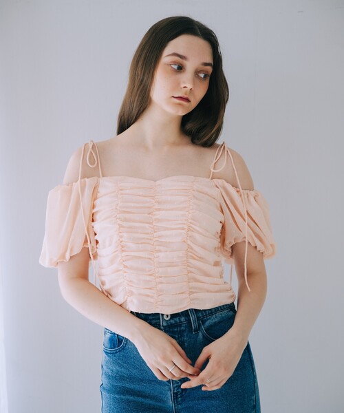 SELFIST(セルフィスト)の「3WAYオフショルギャザーブラウス 夏服 リボン プリント(シャツ/ブラウス・レディース・ピンク/ブラック/アイボリー・フリー)」の8枚目の写真