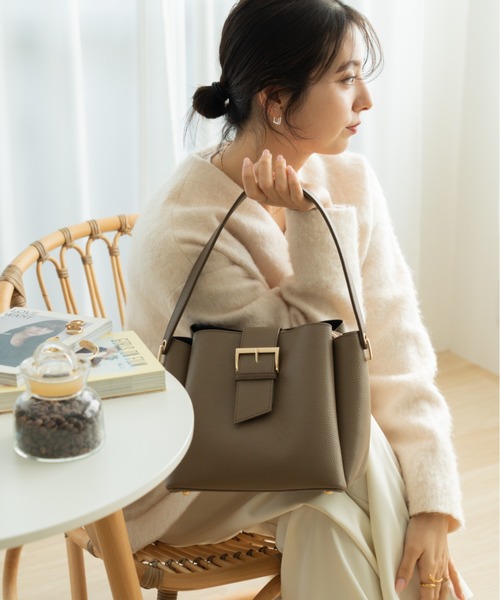 REAIMER（リエメ）の「REAIMER【リエメ】フラップベルト カウレザー ハンド ショルダーバッグ（ショルダーバッグ・レディース・ダークブラウン/グレイッシュベージュ/ブラック・FREE）」の9枚目の写真