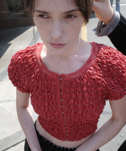 CLANE（クラネ）の「SHIRRING PUFF TOPS（Tシャツ/カットソー・レディース・レッド/アイボリー/ブラック・1/2）」の11枚目の写真