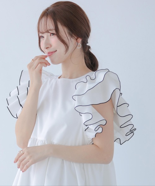 Fit more(フィットモア)の「ラッフルスリーブペプラムブラウス(シャツ/ブラウス・レディース・ブルー/ベビーピンク/ホワイト・FREE)」の4枚目の写真