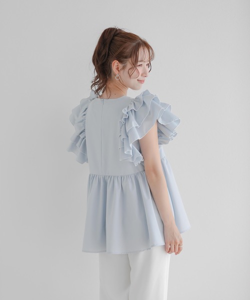 【新品タグ付き】fitmore ラッフルスリーブペプラムブラウス セール】ラッフルスリーブペプラムブラウス（シャツ/ブラウス