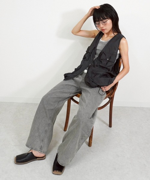 gossara(ゴサラ)の「【デイリーに活躍】5ポケワイドパンツ(デニムパンツ・レディース・ライトブルー/ライトグレー・SMALL)」の11枚目の写真