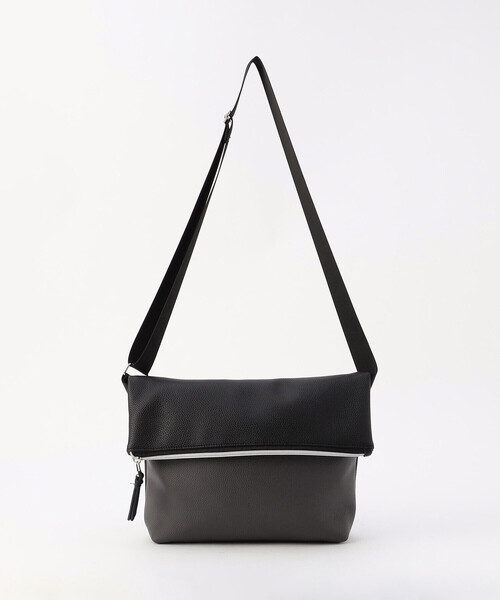 COMME CA ISM(コムサイズム)の「バイカラー ショルダー バッグ(ショルダーバッグ・メンズ・ブラック×グレー/ブラック系その他・FREE)」の2枚目の写真