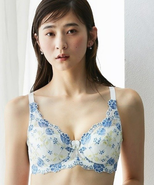 nissen（ニッセン）の「脇高フルカップブラジャー（チューリップ柄）（日本製レース）（トリンプ）（n,FULLRE）（B70～F80）（ブラジャー・レディース・ピンク/アクア/ボルドー/グリーン/ベージュ/ラベンダー/ブルー/グレー/ブラック/アイボリー/ホワイト×ブルー/ホワイト×パープル/ミント・D70/D75/D80/E70/E75/F70/F80/C70/B70/B75/B80/E80/F75/C75/C80）」の3枚目の写真