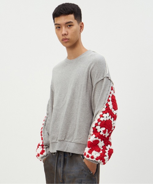 DISCOVERED（ディスカバード）の「PLAYCARD CROCHET SLEEVE SWEAT（スウェット・メンズ・ブラック/グレー・3）」の2枚目の写真