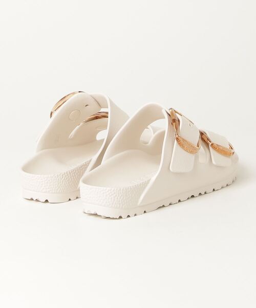BIRKENSTOCK（ビルケンシュトック）の「ビルケンシュトック BIRKENSTOCK Arizona Big Buckle EVA Eggshell（サンダル・レディース・ホワイト・26.0cm/25.0cm/24.5cm/24.0cm/23.0cm）」の2枚目の写真