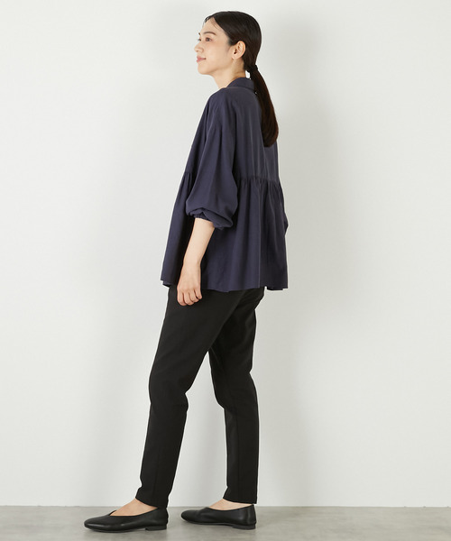 MELROSE claire（メルローズ クレール）の「【テンセル綿麻ローン切替ギャザーシャツ】（シャツ/ブラウス・レディース・オフホワイト/マスタード/ネイビー/ブラウン・FREE）」の8枚目の写真