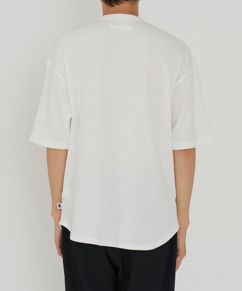 B.C STOCK（ベーセーストック）の「【ANTS & ELEPHANTS】レイヤード ワッフル 半袖Tシャツ（Tシャツ/カットソー・メンズ・ホワイト/ブラック/グレー・MEDIUM/LARGE）」の6枚目の写真
