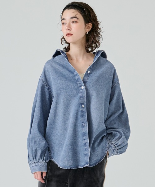 coca(coca)(コカ)の「ボリュームスリーブデニムシャツ(シャツ/ブラウス・レディース・ブルー・M/L/S)」の1枚目の写真