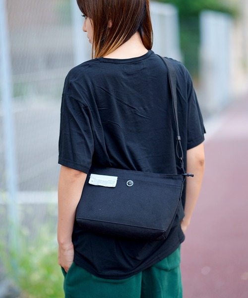 WEEKEND(ER)(ウィークエンダー)の「WEEKEND(ER) WORKERS SHOULDER(ショルダーバッグ・メンズ・ブラック/ベージュ・FREE)」の15枚目の写真