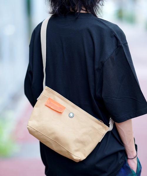 WEEKEND(ER)(ウィークエンダー)の「WEEKEND(ER) WORKERS SHOULDER(ショルダーバッグ・メンズ・ブラック/ベージュ・FREE)」の17枚目の写真