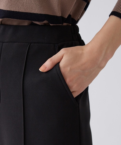 BELLUNA PLUS(ベルーナ)の「裏起毛ジョーゼット素材ワイドパンツ62(その他パンツ・レディース・ブラック/カーキ/グレイッシュベージュ/テラコッタ・X-LARGE/LARGE/MEDIUM/SMALL)」の9枚目の写真