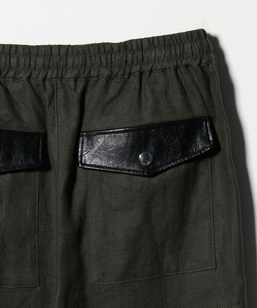 muller of yoshiokubo（ミュラーオブヨシオクボ）の「＜muller of yoshiokubo＞レザーライクポケット ジップパンツ（その他パンツ・レディース・オリーブ・36）」の5枚目の写真