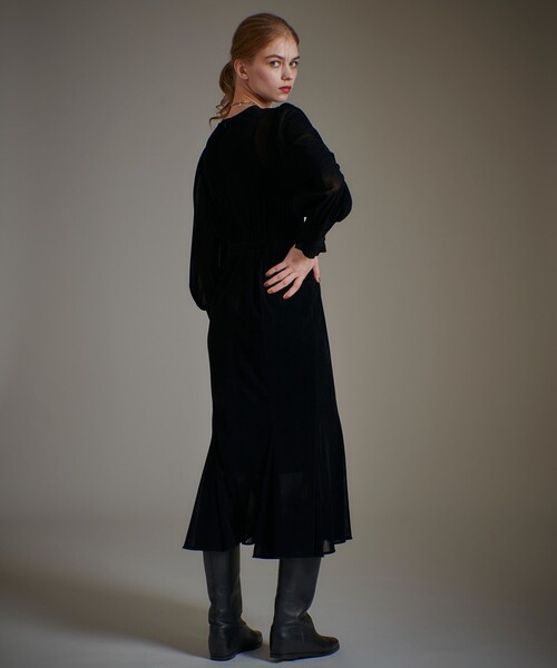 LOULOU WILLOUGHBY(ルルウィルビー)の「【LOULOU WILLOUGHBY】チュールフロッキーマーメイドワンピース(ワンピース・レディース・ブラック/レッド・2/1)」の5枚目の写真