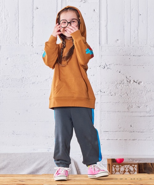 MARKEY'S（マーキーズ）の「ソデプリントパーカー（パーカー・キッズ・キャメル/パープル/ブラック/ターコイズブルー・80/90/95/100/110/120/130/140/150）」の5枚目の写真