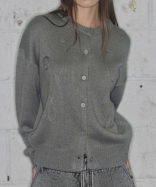 FANCY CLUB（ファンシークラブ）の「A'GEM/9 × .kom 『FANCY CLUB/ファンシークラブ』 SWALE KNIT CARDIGAN/ニットカーディガン（カーディガン/ボレロ・レディース・ブラウン/グレー/ブルー・FREE）」の4枚目の写真