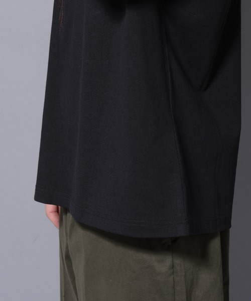 NANO universe（ナノユニバース）の「フェザー エンブロイダリー ロングスリーブTシャツ（Tシャツ/カットソー・メンズ・ホワイト/ブラック・L/M）」の21枚目の写真