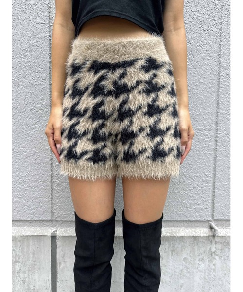 EGOIST（エゴイスト）の「千鳥柄シャギーニットショートパンツ（その他パンツ・レディース・ベージュ/ブラック・FREE）」の3枚目の写真