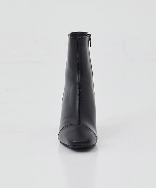 UNITED TOKYO（ユナイテッドトウキョウ）の「クッションスリムショートブーツ｜美脚見え/疲れにくい/オフィスカジュアル/通勤/オケージョン/春服（ブーツ・レディース・ブラック・1/2）」の4枚目の写真