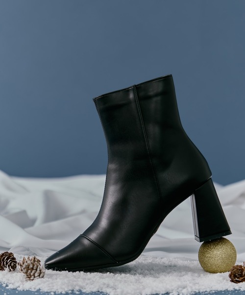 UNITED TOKYO（ユナイテッドトウキョウ）の「クッションスリムショートブーツ｜美脚見え/疲れにくい/オフィスカジュアル/通勤/オケージョン/春服（ブーツ・レディース・ブラック・1/2）」の11枚目の写真