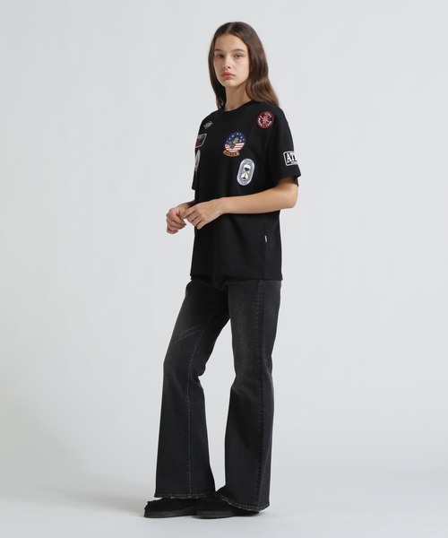 AVIREX(アヴィレックス)の「《直営店限定》DENIM FLARE PANTS/デニムフレアーパンツ(デニムパンツ・レディース・ブラック/ブルー系その他・S/M/L)」の4枚目の写真