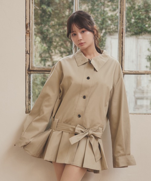 M DOLLY(エムドリー)の「soutien collar gemma pleats coat/ステンカラーリボンプリーツコート(ステンカラーコート・レディース・ネイビー/ベージュ・FREE)」の4枚目の写真
