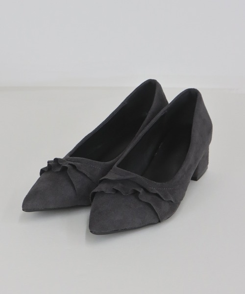 BLUEEAST（ブルーイースト）の「フリルスエードパンプス（パンプス・レディース・グレー/ブラック・MEDIUM/LARGE）」の11枚目の写真