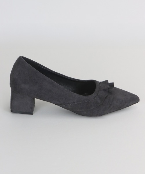 BLUEEAST（ブルーイースト）の「フリルスエードパンプス（パンプス・レディース・グレー/ブラック・MEDIUM/LARGE）」の16枚目の写真